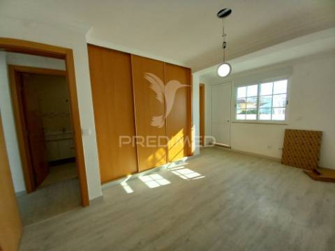 Moradia t3+3 parede