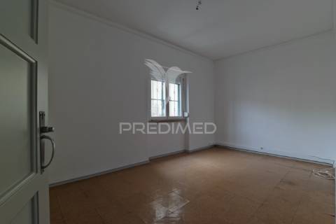 Arrendar apartamento 2 quartos na rua elias garcia, venteira