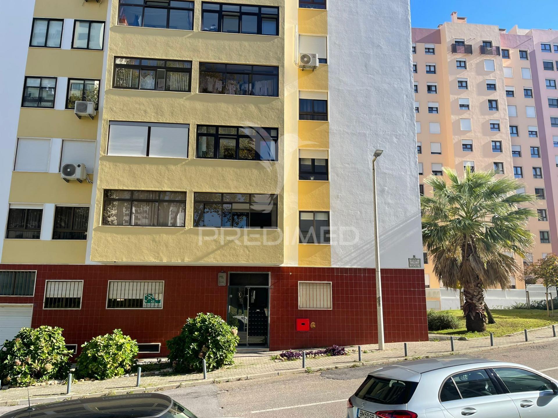 Apartamento t4 em alfragide (quinta grande)