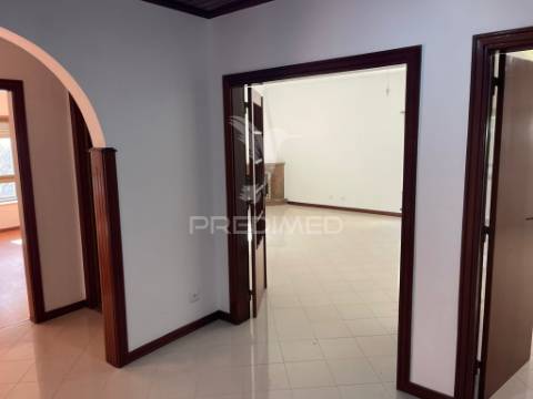 Apartamento t4 em alfragide (quinta grande)