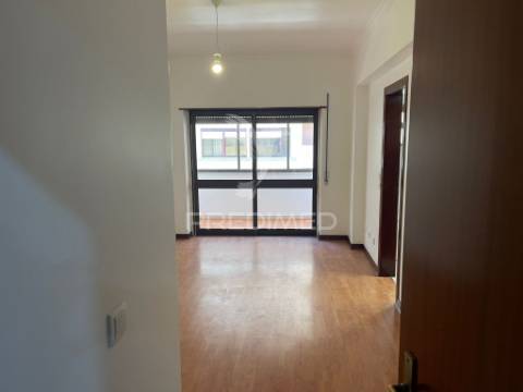 Apartamento t4 em alfragide (quinta grande)