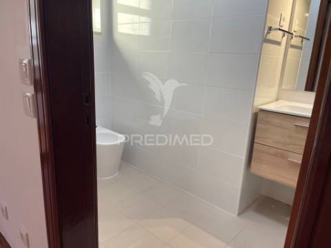 Apartamento t4 em alfragide (quinta grande)