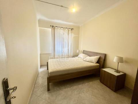 Apartamento t3 com terraço _ a 200 metros da praia da califórnia _ sesimbra