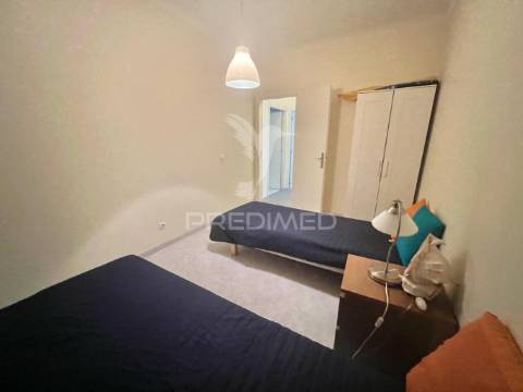 Apartamento t3 com terraço _ a 200 metros da praia da califórnia _ sesimbra