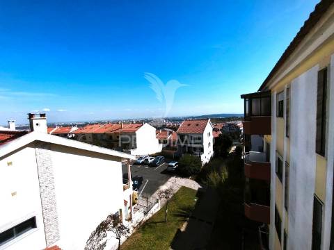 Apartamento t2 com despensa e arrecadação | amadora | mina de água