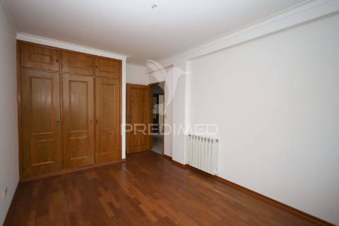 Apartamento t2+2