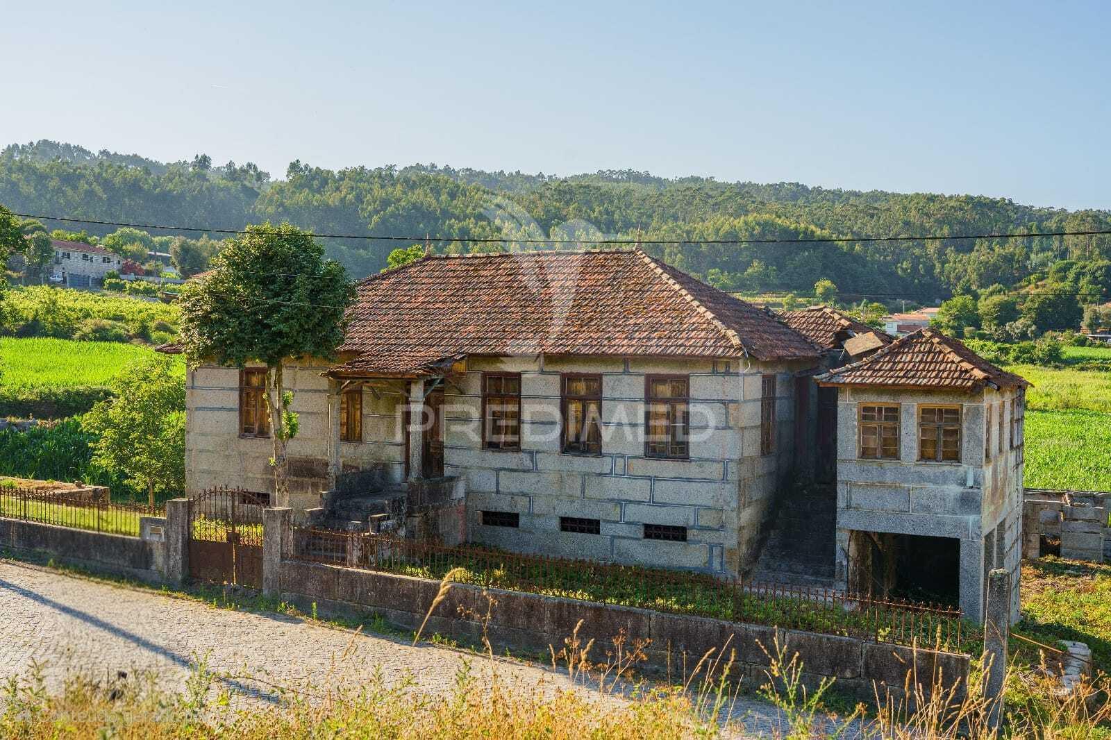 Quinta com "2 moradias independentes", em oleiros, guimarães
