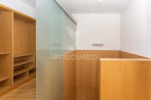 Apartamento duplex t2 parque das nações . lisboa