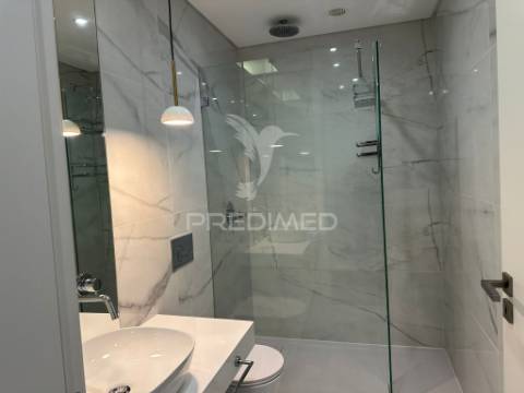 Moradia t3 contemporânea de elevada qualidade, com design distinto e jardim paisagístico