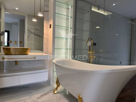 Moradia t3 contemporânea de elevada qualidade, com design distinto e jardim paisagístico