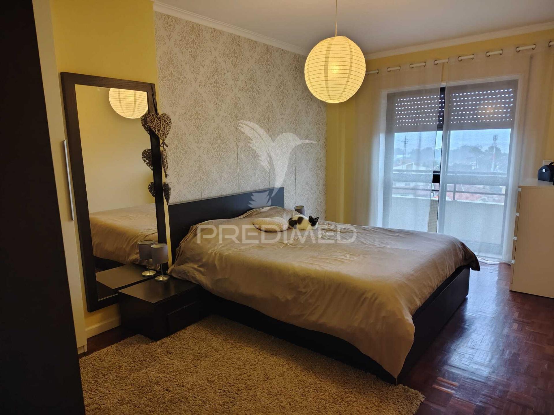 Apartamento t2 com garagem fechada – rio tinto