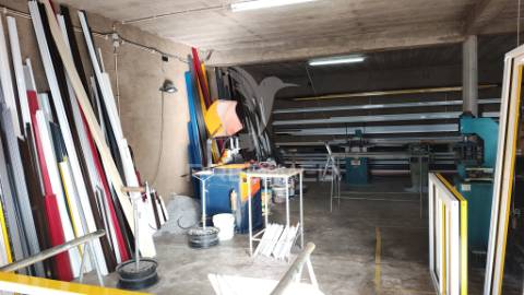 Transpasse de negócio-portas e janelas em alumínio.