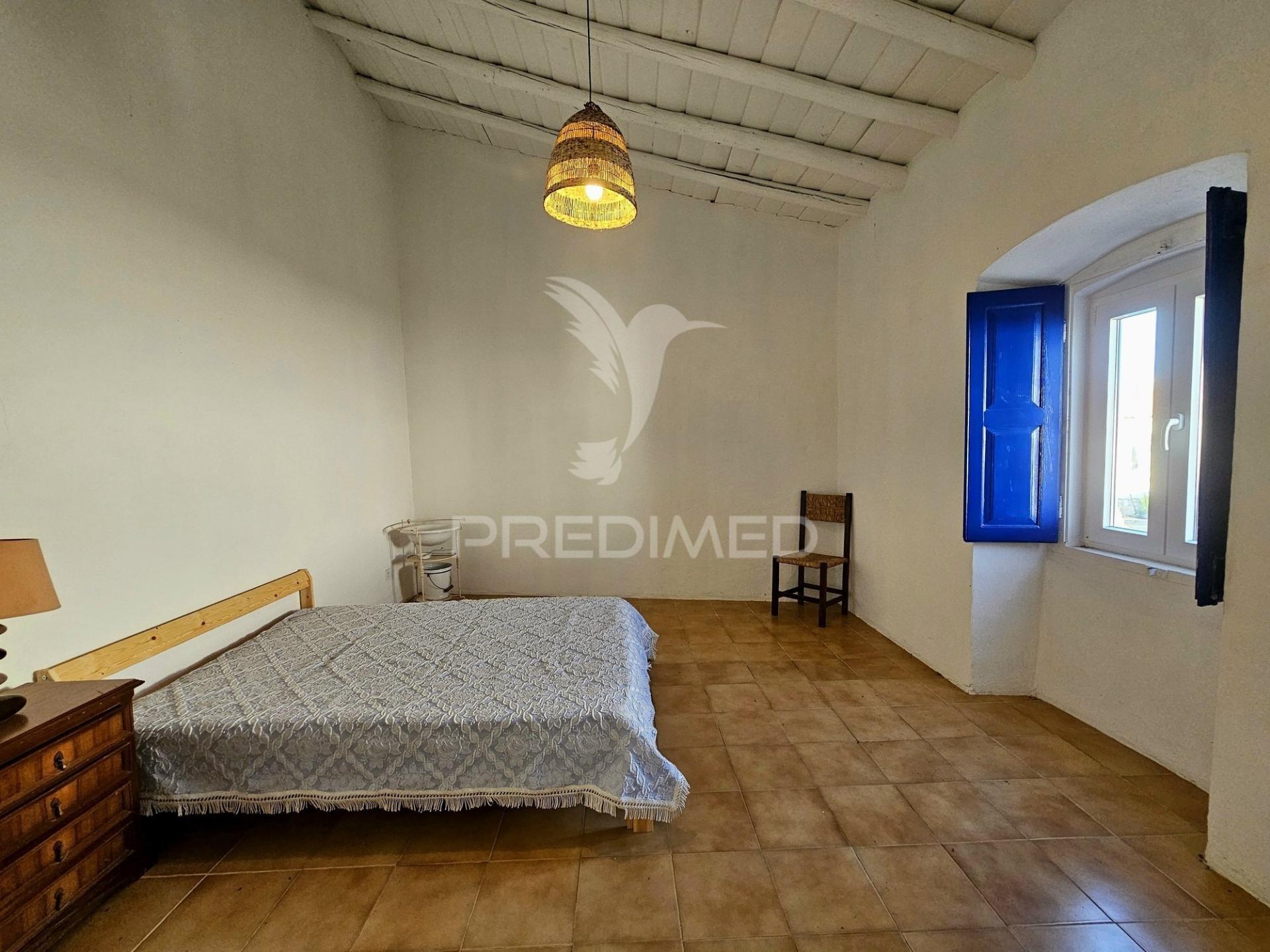 Moradia t3 em santa bárbara, castro verde