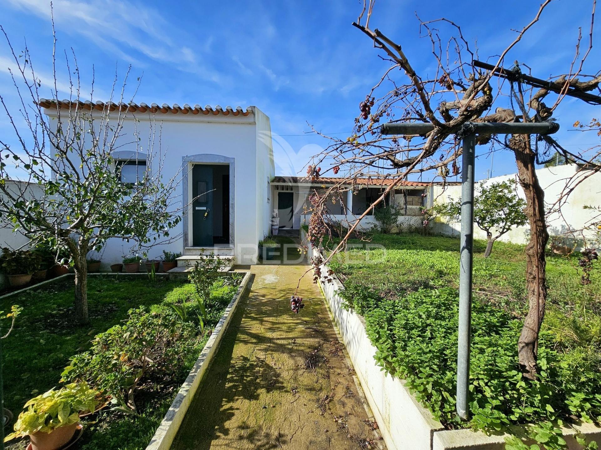 Moradia térrea t3 em casével, castro verde