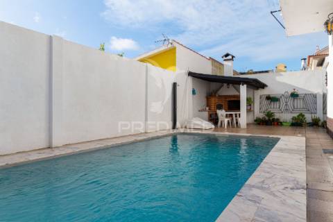 Moradia independente com piscina - quinta do conde - sesimbra - 599.000 eur