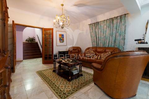 Moradia independente com piscina - quinta do conde - sesimbra - 599.000 eur