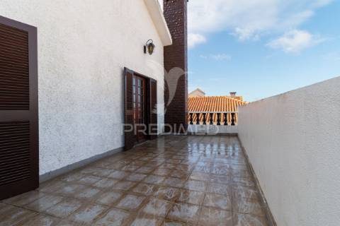 Moradia independente com piscina - quinta do conde - sesimbra - 599.000 eur