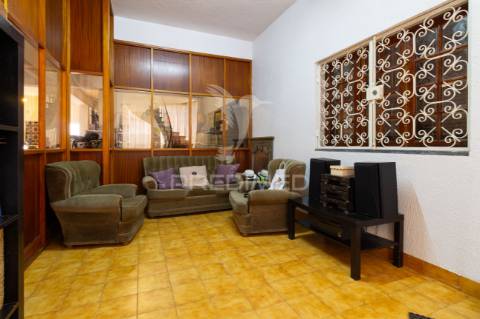 Moradia independente com piscina - quinta do conde - sesimbra - 599.000 eur