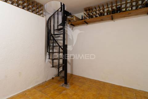 Moradia independente com piscina - quinta do conde - sesimbra - 599.000 eur