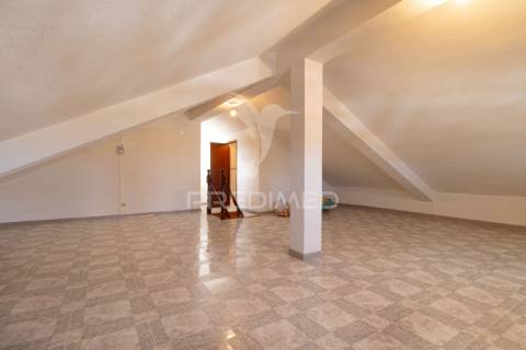 Moradia independente com piscina - quinta do conde - sesimbra - 599.000 eur