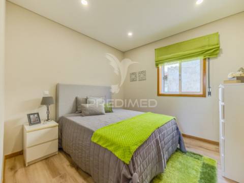 Moradia t3+1 térrea com jardim e área exterior