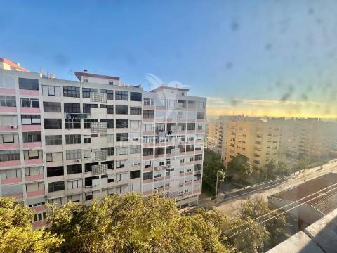 T2 com vista panorâmica – conforto e altitude no alto seixalinho - barreiro