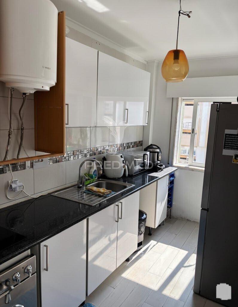 Apartamento t3 em linda-a-velha
