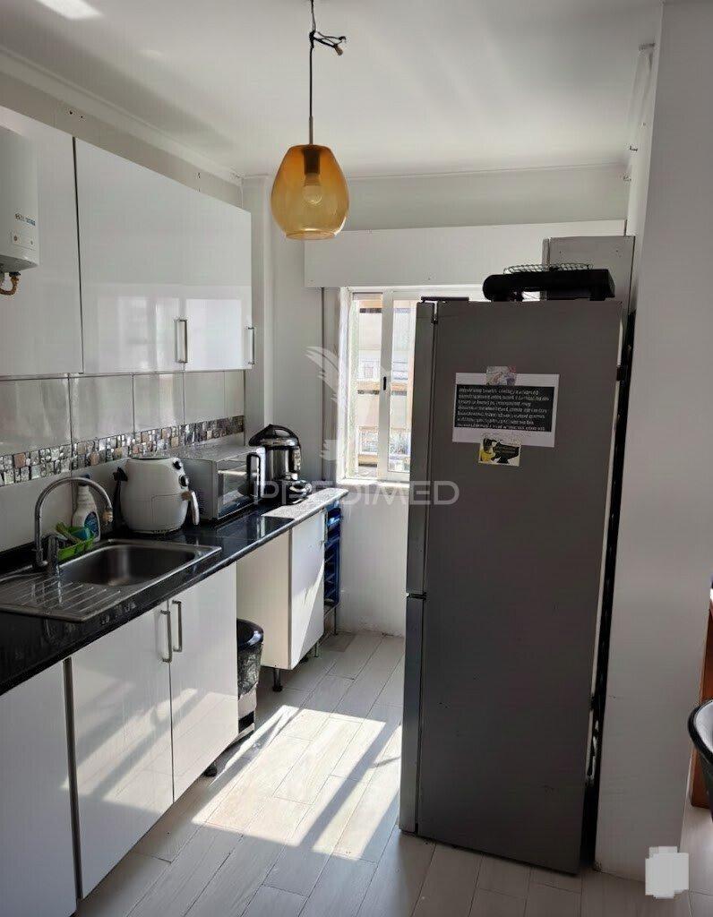 Apartamento t3 em linda-a-velha