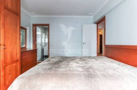 Apartamento t3 em linda-a-velha