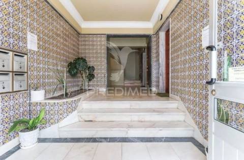 Apartamento t3 em linda-a-velha