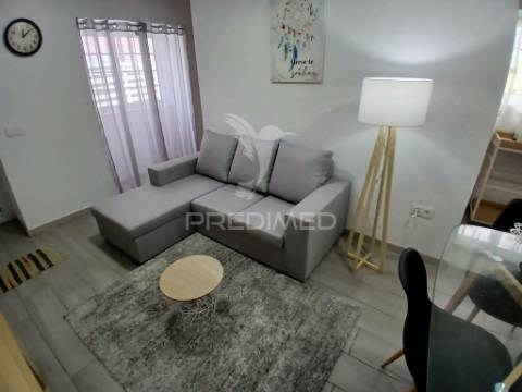 Moradia t2 totalmente renovada – vila nova, praia da vitória