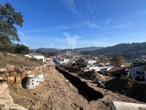 Loteamento com lotes de terreno para moradias individuais e geminadas, moreira de cónegos, guimarães