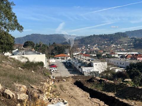 Loteamento com lotes de terreno para moradias individuais e geminadas, moreira de cónegos, guimarães