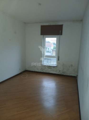 ? apartamento t2 para remodelação – centro de ermesinde