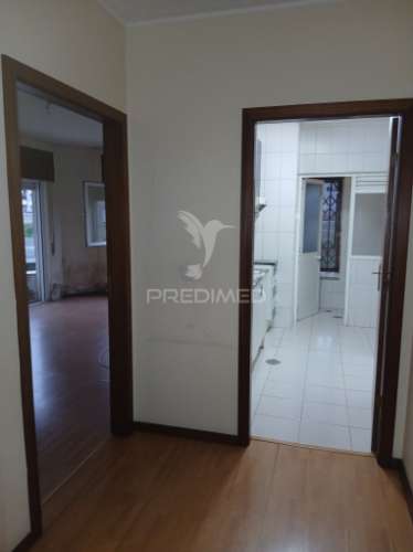 ? apartamento t2 para remodelação – centro de ermesinde