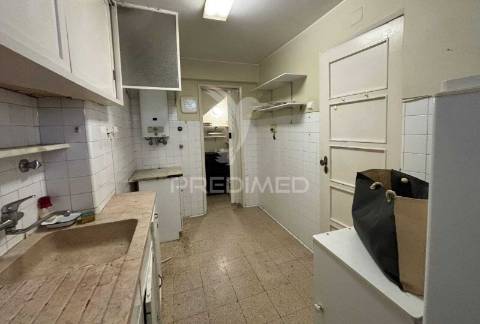 Baixa de preço!! t3 quinta das conchas-1º andar com elevador
