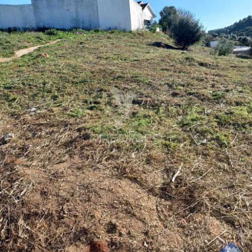 Terreno urbano com 683m2 em alenquer