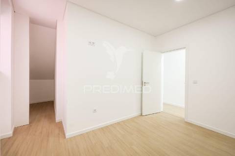 Prédio remodelado no centro histórico de ílhavo