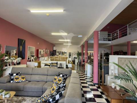 Espaço comercial e armazém em ferreira do alentejo
