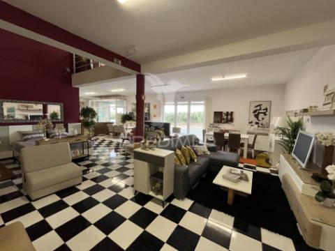 Espaço comercial e armazém em ferreira do alentejo