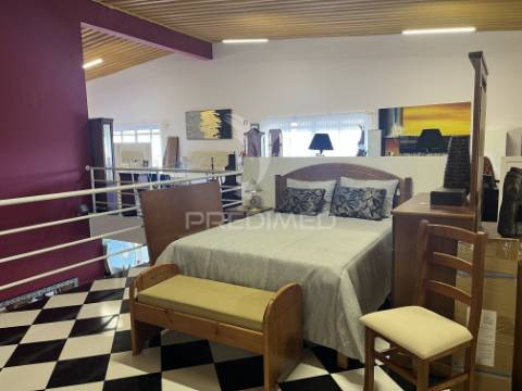Espaço comercial e armazém em ferreira do alentejo
