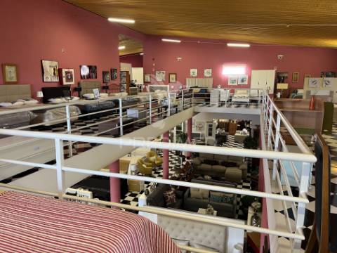 Espaço comercial e armazém em ferreira do alentejo