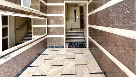 Apartamento t3 transformado em t2+1