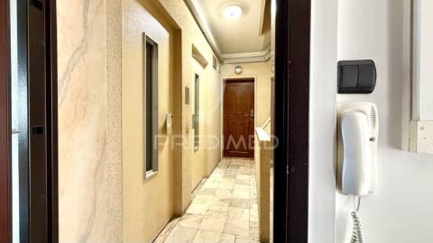 Apartamento t3 transformado em t2+1