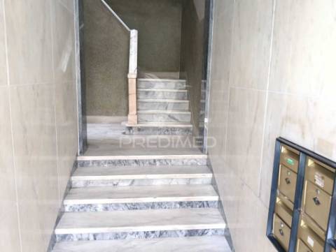 Apartamento t1 na buraca (amadora)