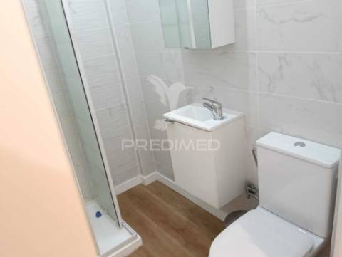 Apartamento t1 na buraca (amadora)