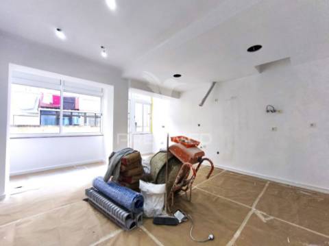 Apartamento t3 | remodelado | queluz | sintra
