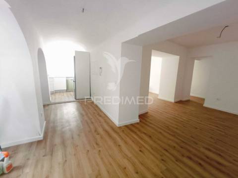 Apartamento t2 totalmente remodelado – centro da cidade