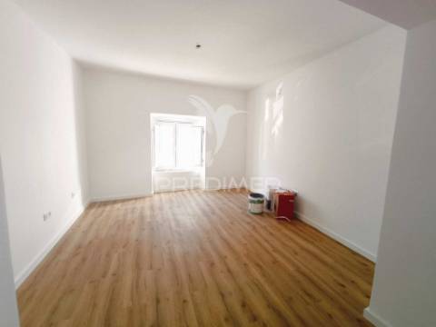 Apartamento t2 totalmente remodelado – centro da cidade