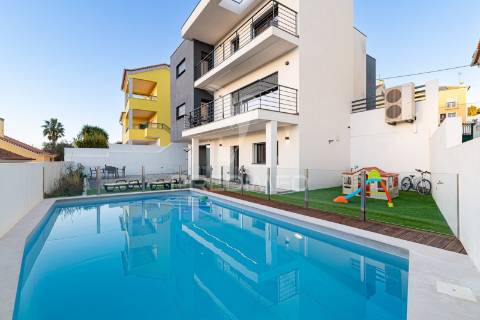 Moradia t5 moderna com piscina – são joão dos montes